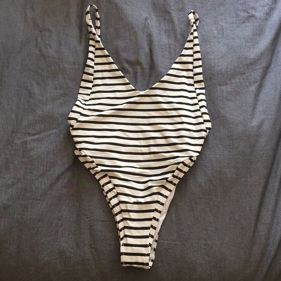 Striped one piece - Picture 2 of 3